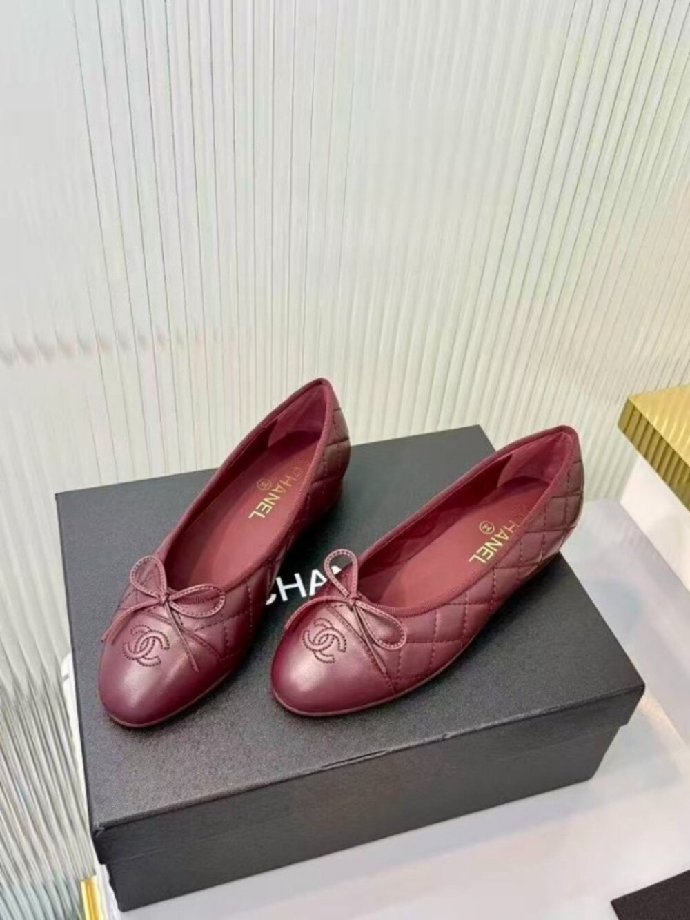 @CHANEL Quilted Burgundy Leather CC Bow Ballet Flats - Picture 3 of 6